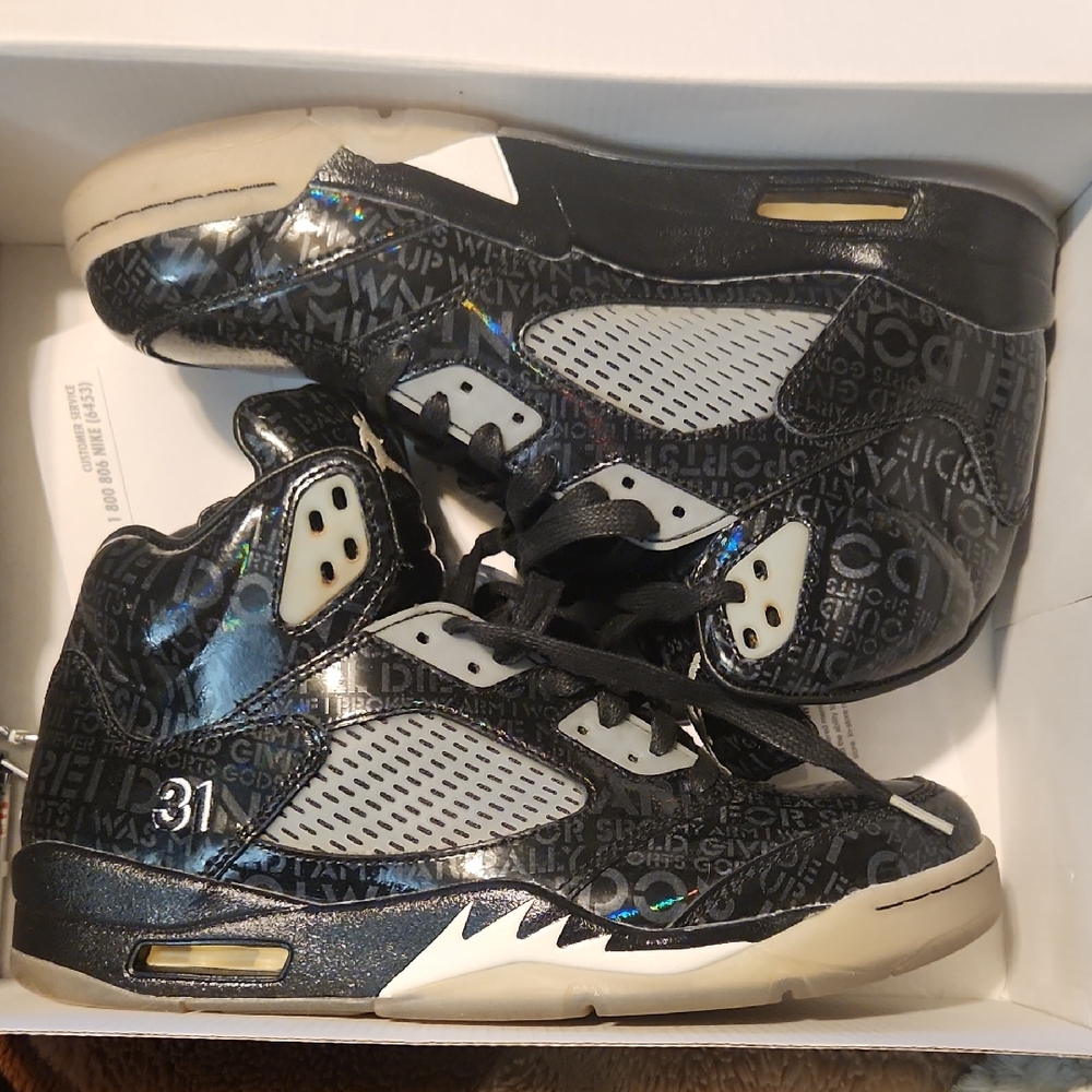 Jordan 5 Dorenbecher  Black and White High-Top Sneakers. awesome pair